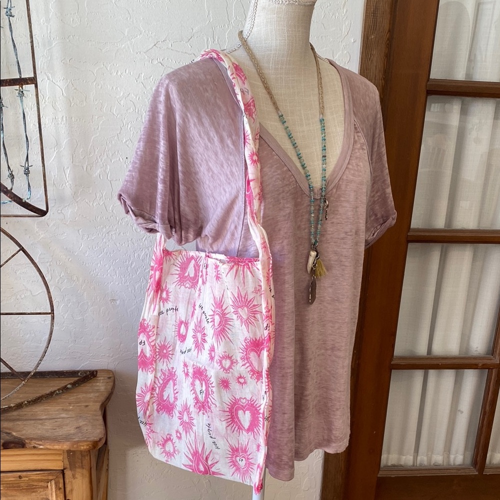 🎉 NEW‼️ FREE PEOPLE MEDIUM SIZED  SHOPPBAG‼️